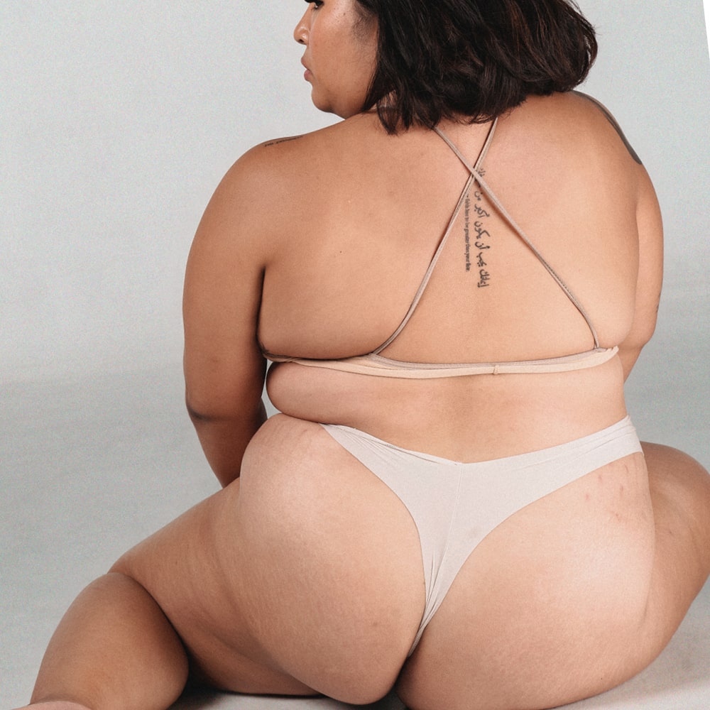 BOOTIE FEM Female Butt Plug Rose - Mood Woman From Their Back